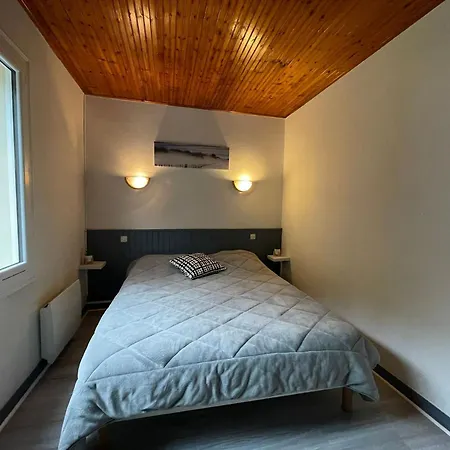Holiday home Avec Jeux Et Terrasse A La Guittiere - Fr-1-426-567
