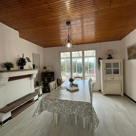 Holiday home Avec Jeux Et Terrasse A La Guittiere - Fr-1-426-567